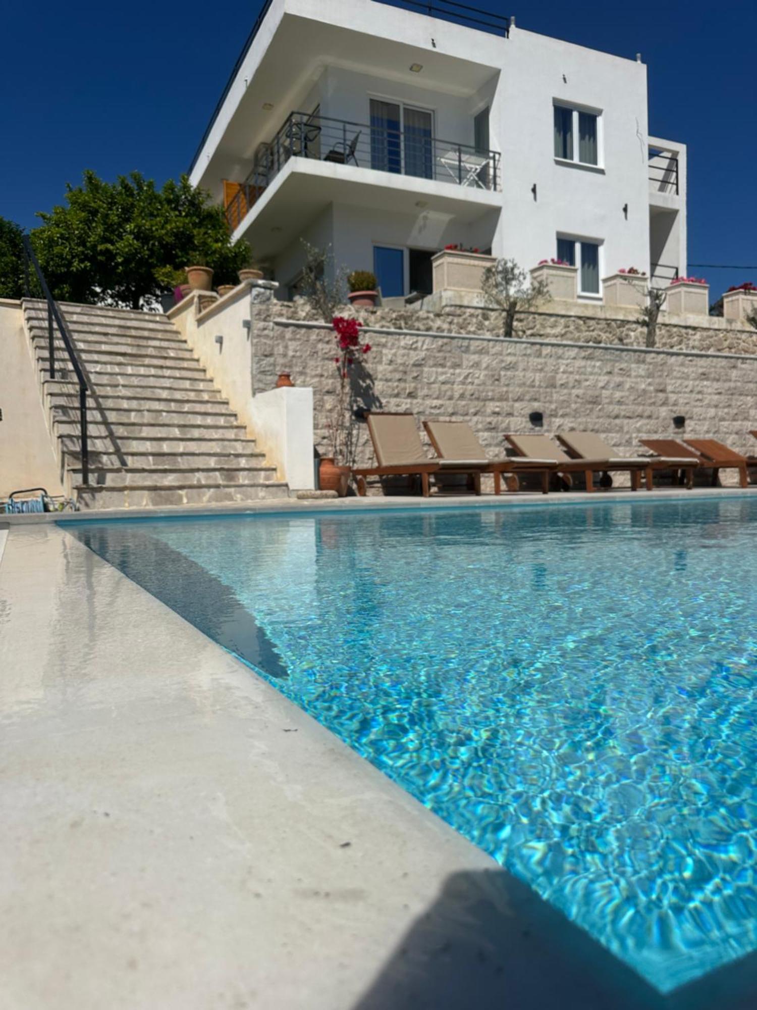 Apartments Blue Heaven Ulcinj Eksteriør billede